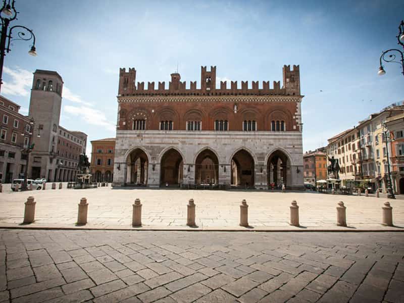 piazza dei cavalli piacenza